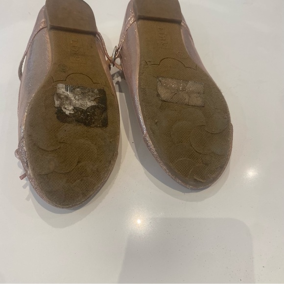 Dress shoes for girl sparkly pink in good condition😊 - Picture 4 of 4